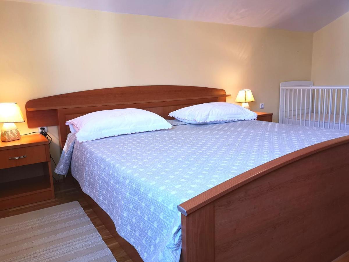 Apartments With A Swimming Pool Banjol, Rab - 11382 المظهر الخارجي الصورة
