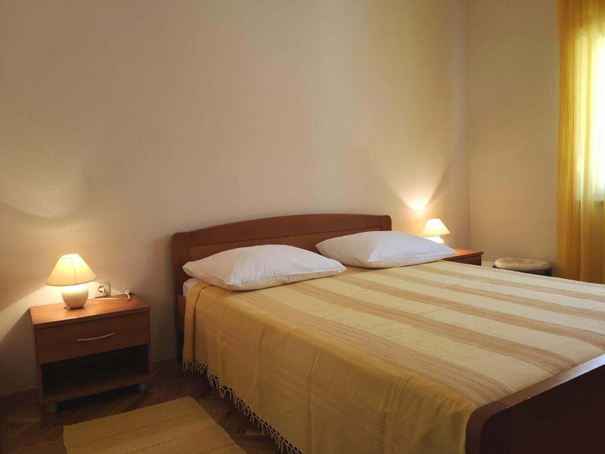 Apartments With A Swimming Pool Banjol, Rab - 11382 المظهر الخارجي الصورة