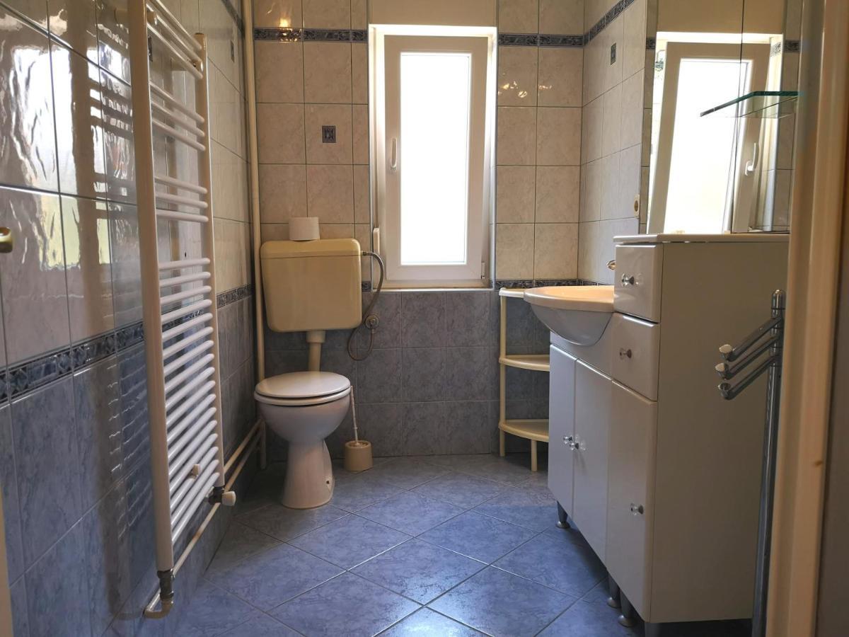 Apartments With A Swimming Pool Banjol, Rab - 11382 المظهر الخارجي الصورة