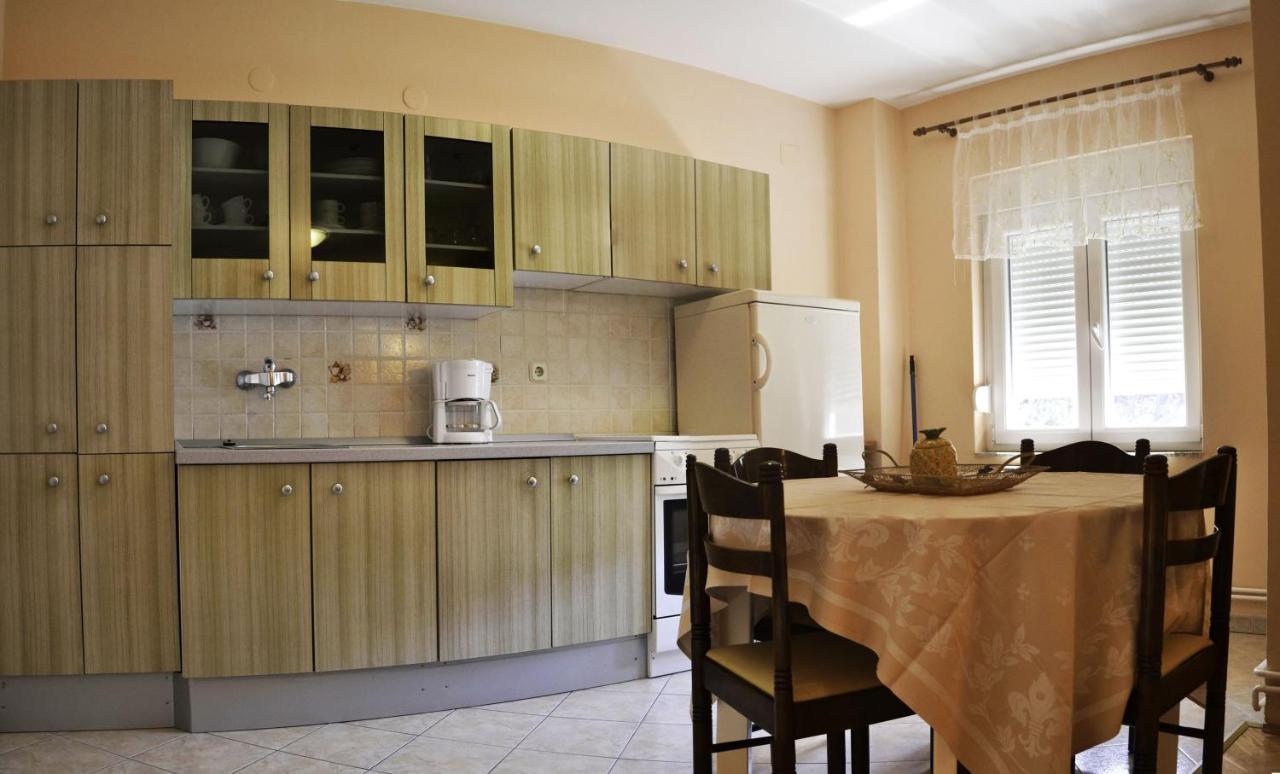 Apartments With A Swimming Pool Banjol, Rab - 11382 المظهر الخارجي الصورة