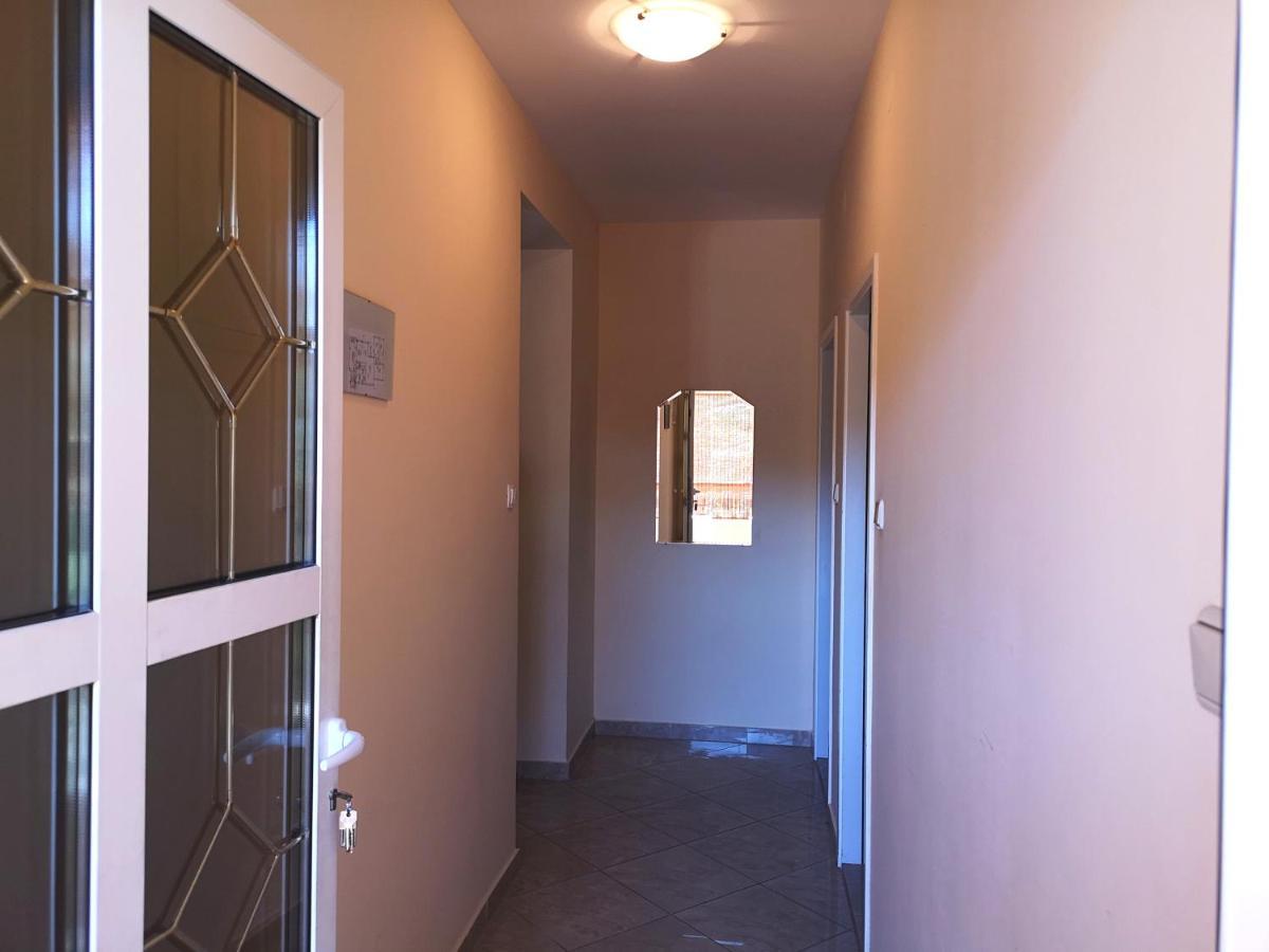 Apartments With A Swimming Pool Banjol, Rab - 11382 المظهر الخارجي الصورة