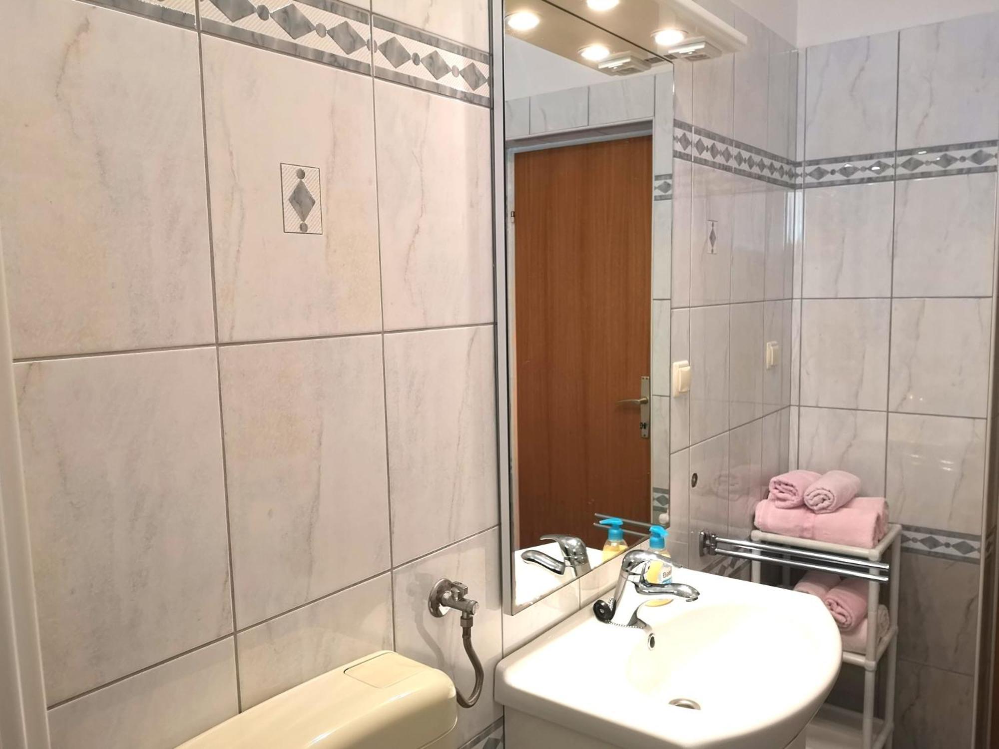 Apartments With A Swimming Pool Banjol, Rab - 11382 الغرفة الصورة